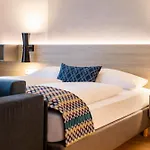 ホテル Parkhotel Maximilian
