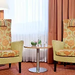 Отель Parkhotel Maximilian Оттобойрен
