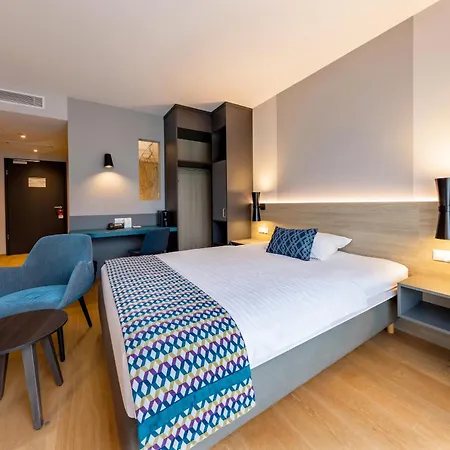 酒店 Parkhotel Maximilian 4*