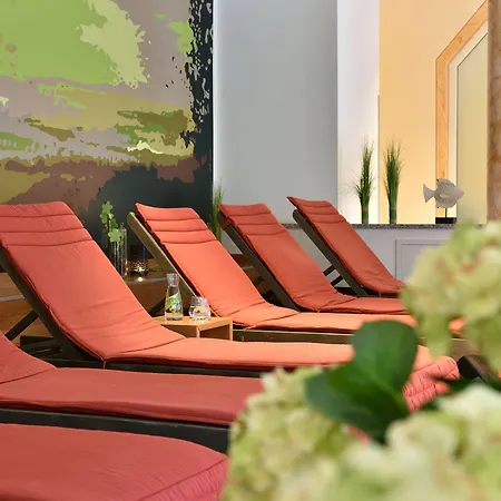 Western Parkhotel Maximilian 4*